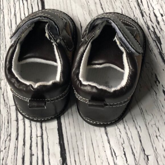 🍭*6/$30* Little me Velcro two tone soft sneaker 3 - Picture 3 of 5